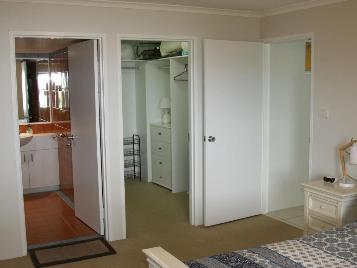 Apartamento The Clippers 1 Fabulous Waterfront Unit Salamander Bay Exterior foto