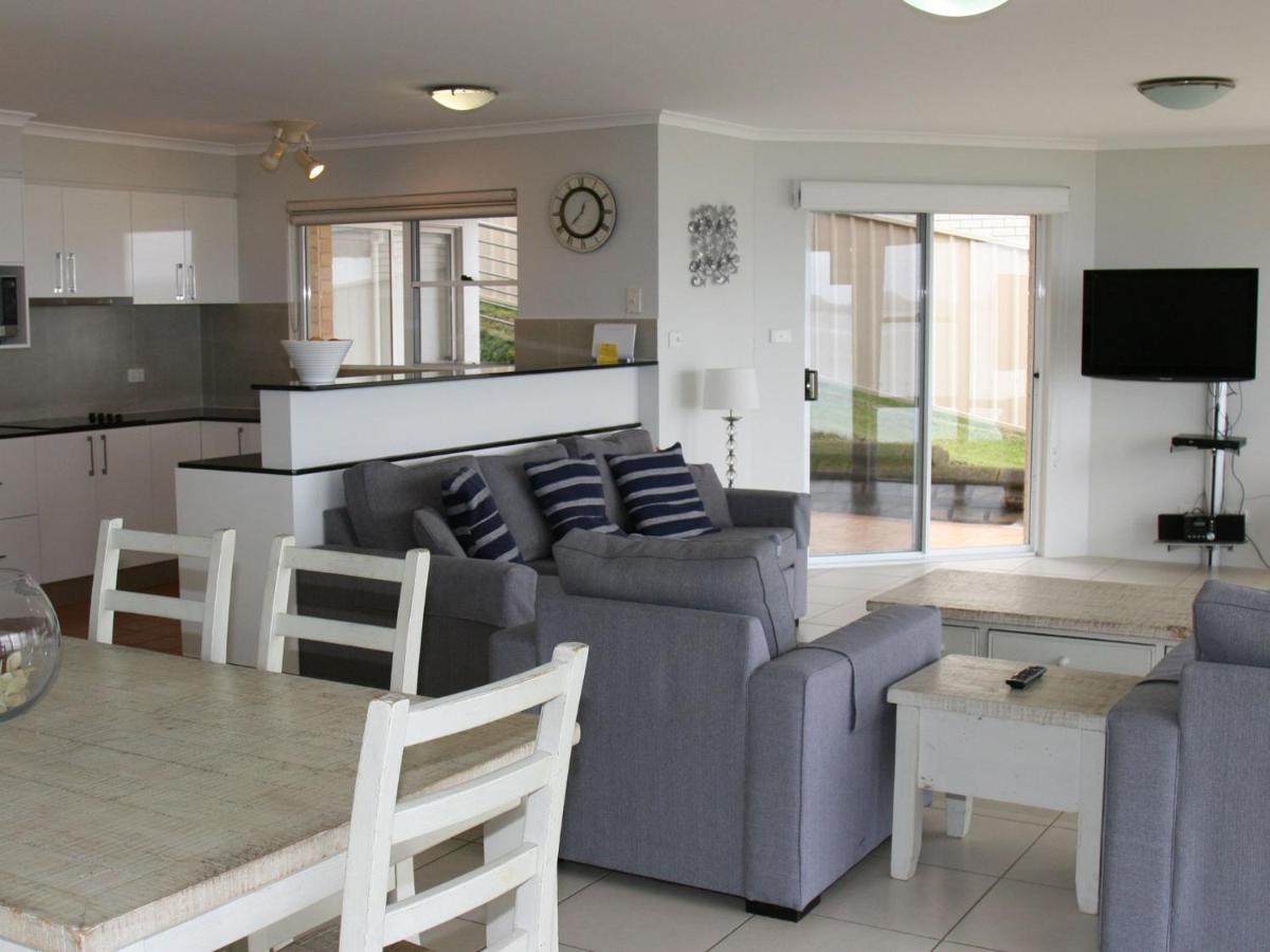 Apartamento The Clippers 1 Fabulous Waterfront Unit Salamander Bay Exterior foto